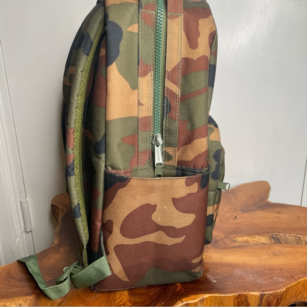 Herschel Camo backpack - Picture 6 of 16